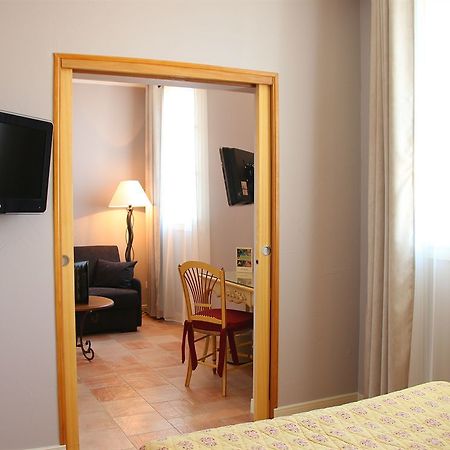 Hotel And Restaurant L Arena Fréjus Dış mekan fotoğraf