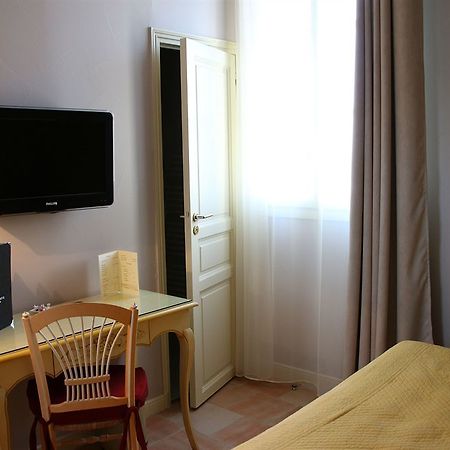 Hotel And Restaurant L Arena Fréjus Dış mekan fotoğraf