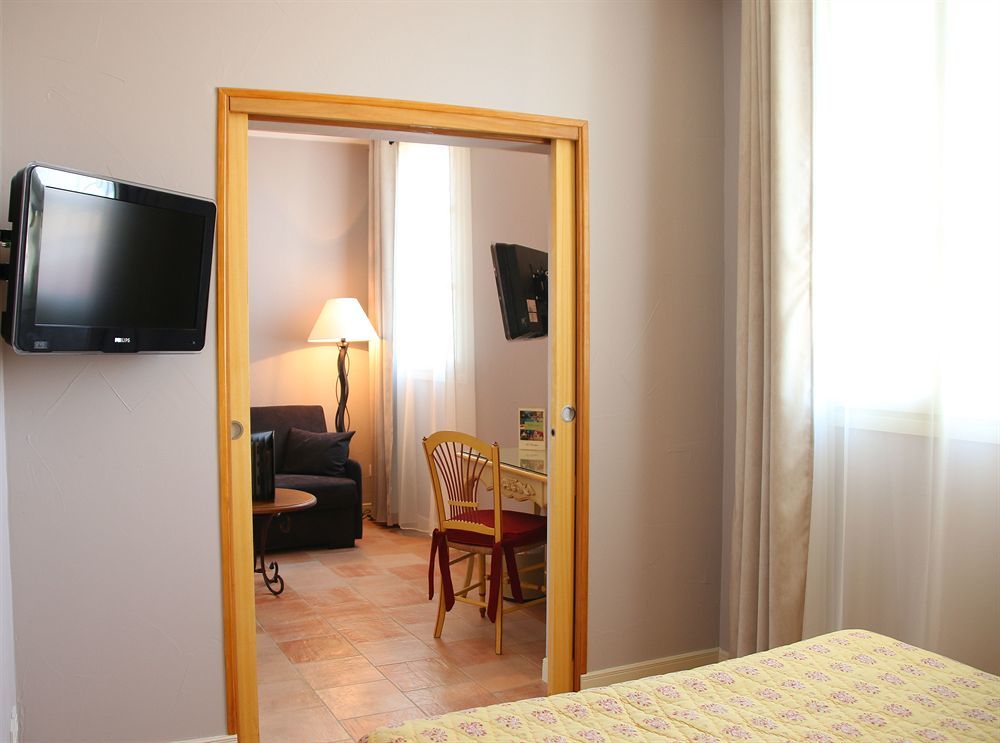Hotel And Restaurant L Arena Fréjus Dış mekan fotoğraf